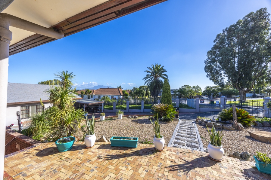 6 Bedroom Property for Sale in Plattekloof 1 Western Cape